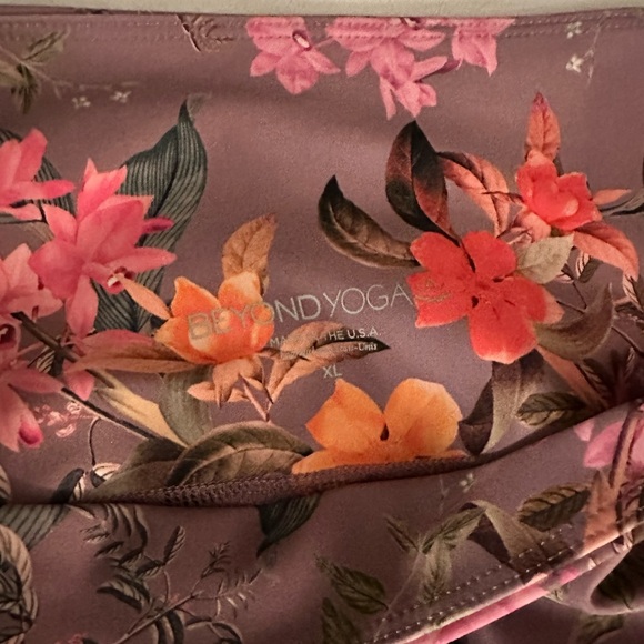 Beyond Yoga High Waisted Midi Legging in Silverberry Bloom - Picture 5 of 5